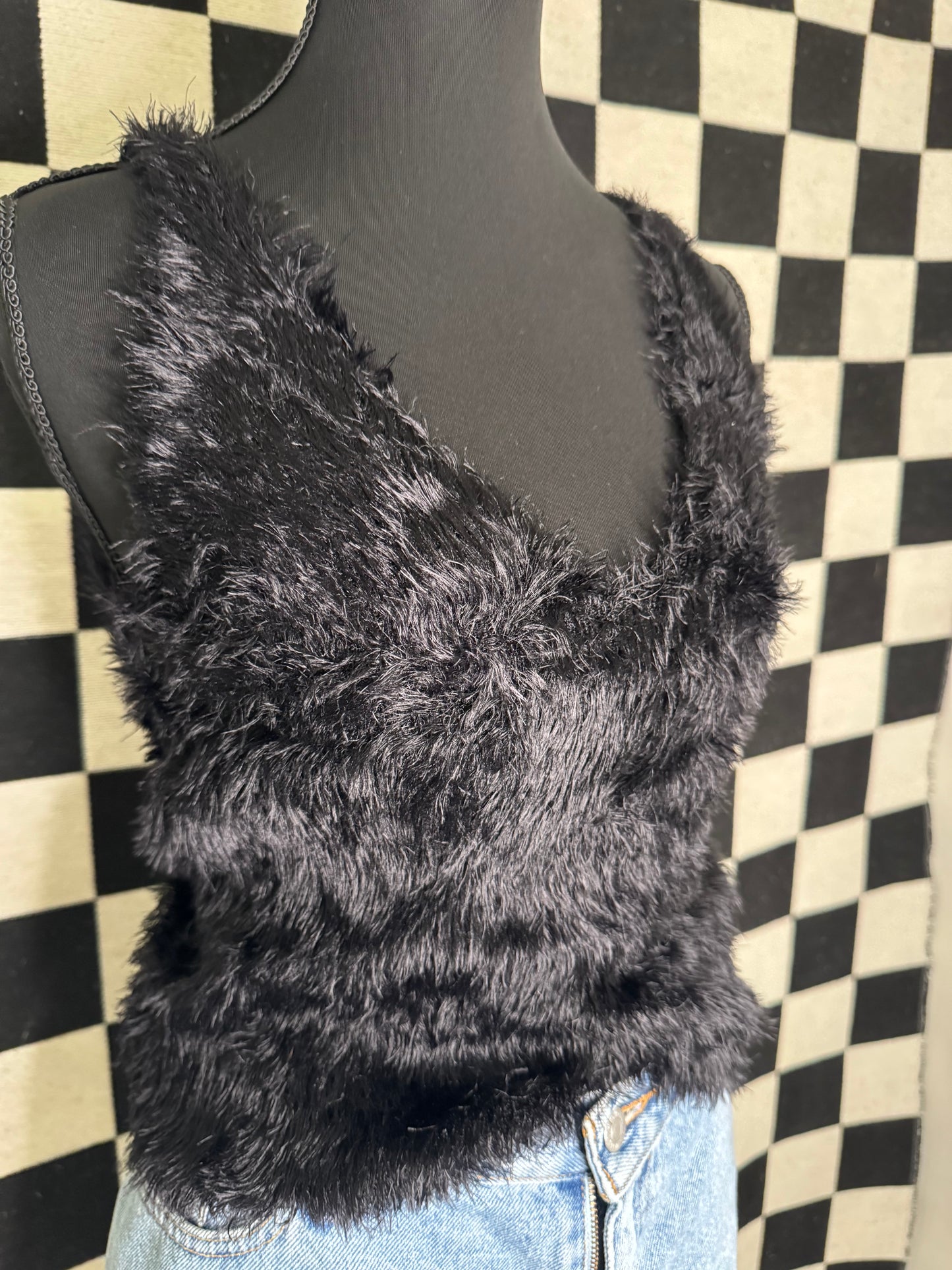 BLACK FUZZY TANK
