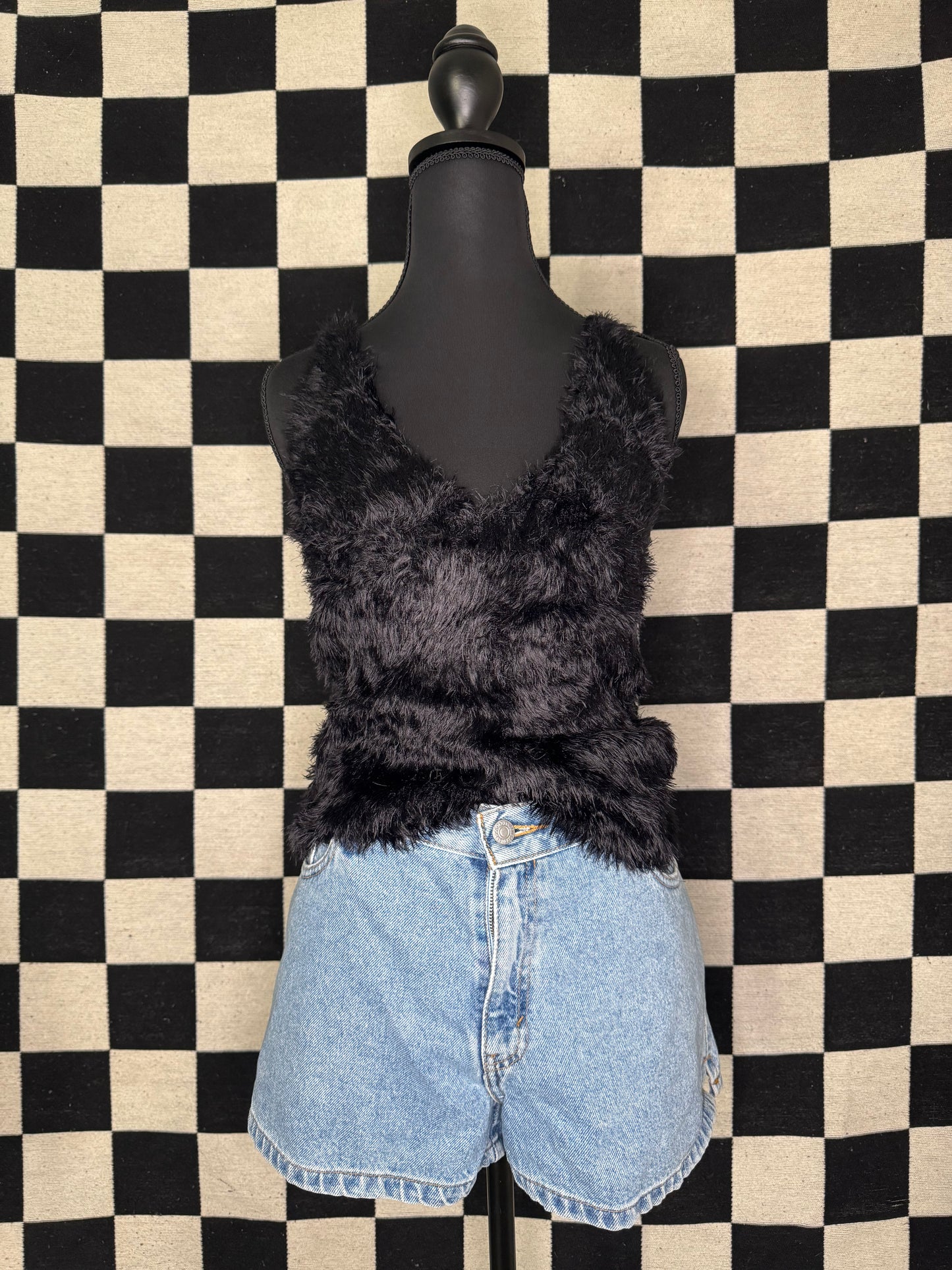 BLACK FUZZY TANK