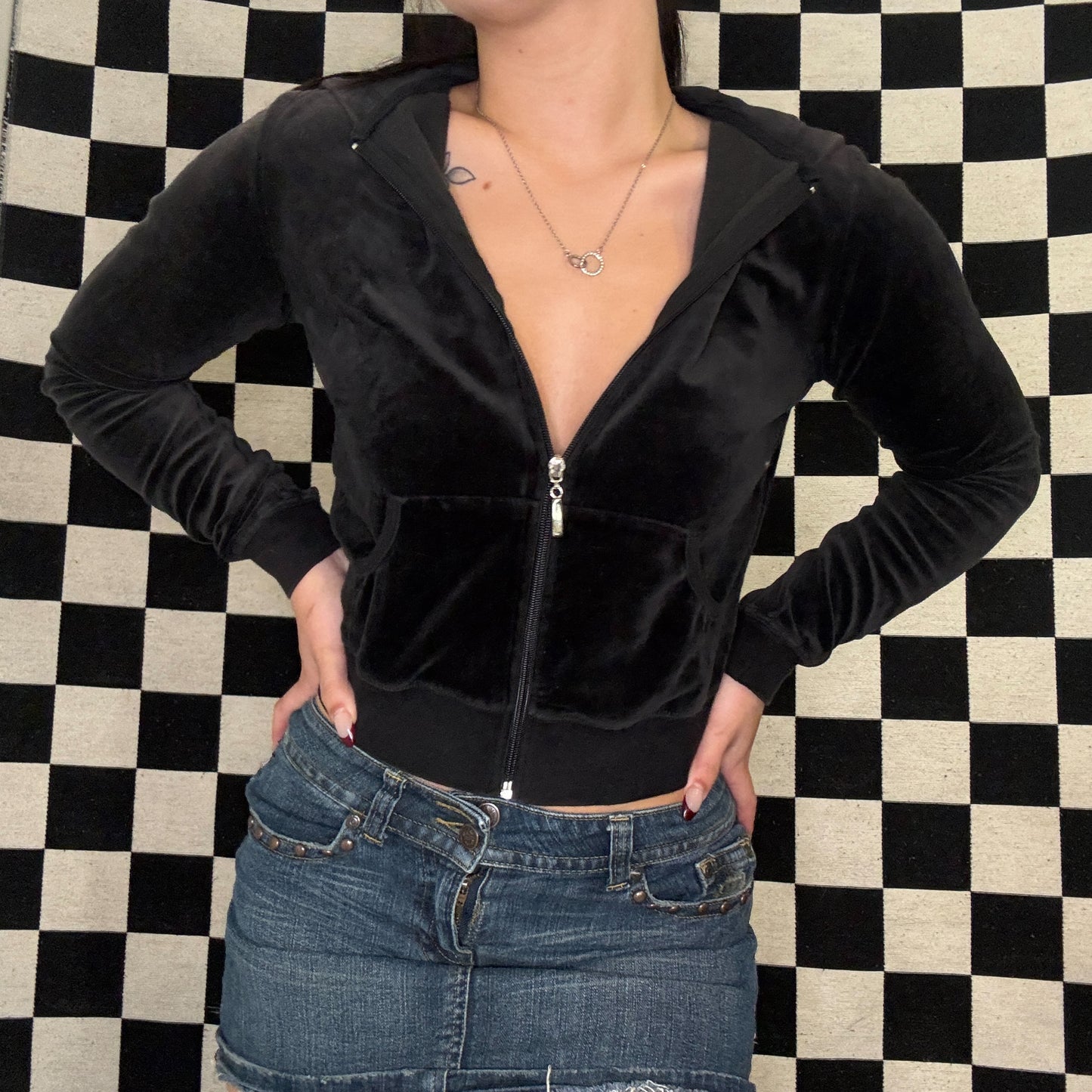 BLACK SWEATSUIT TOP