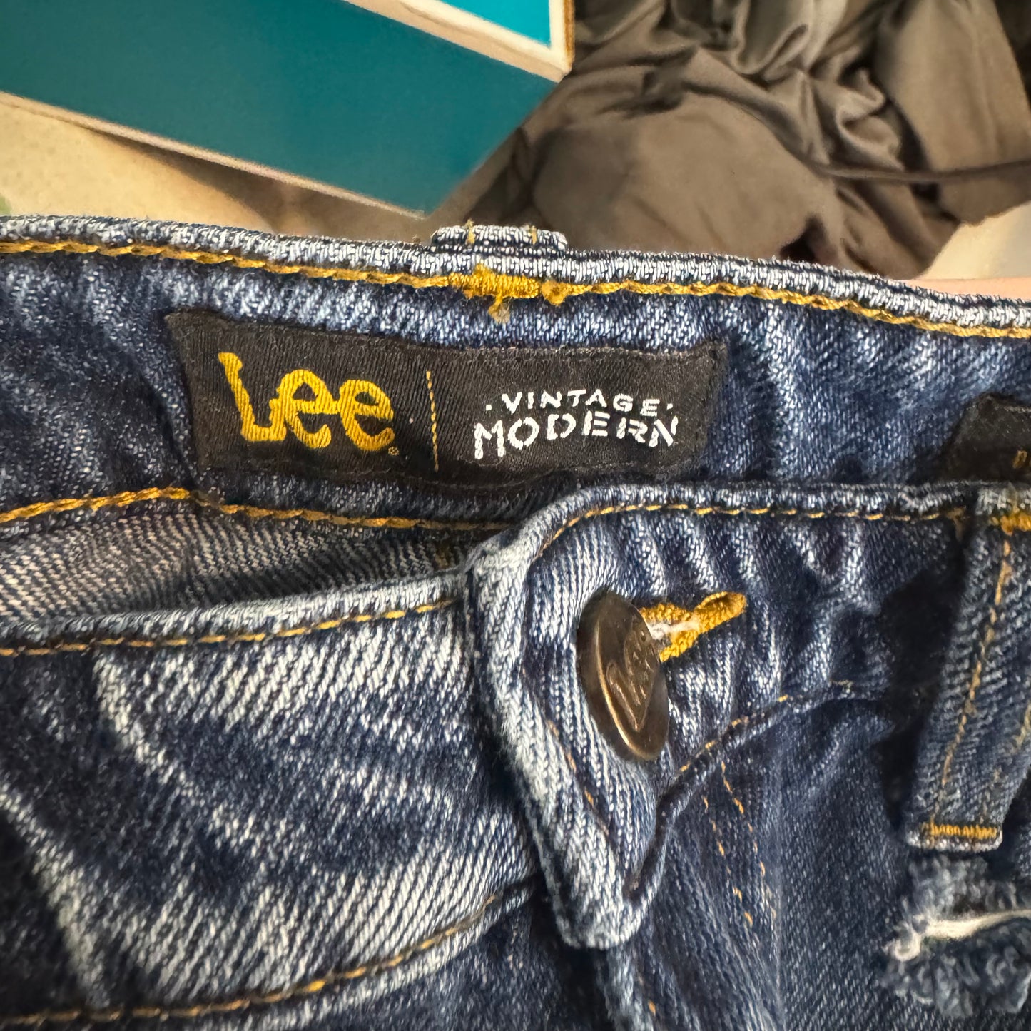 LEE SHORTS